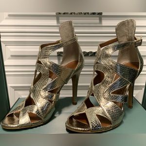 3” high heeled gold strappy sandals. Size 6.5.